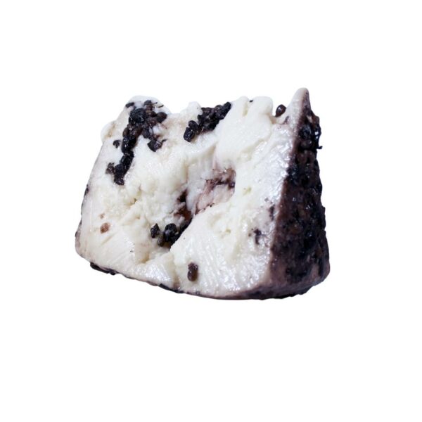 Formaggio Pecorino “Ubriacacio” affinato con Vinacce di Cesanese Nero